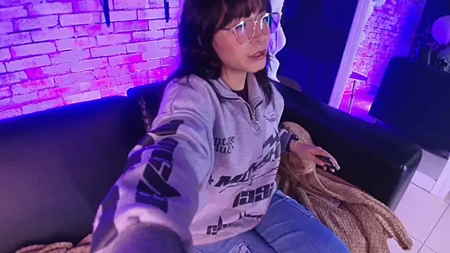 Snapshot of kitty_malach chatting on December 2025 03:23:01 AM kitty malach online show from December 2025 03:23:01 AM