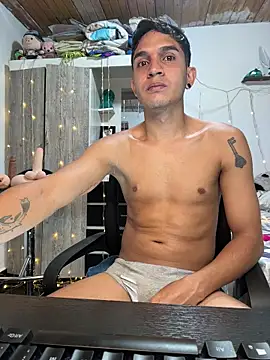 Angel latinboy online show from February 2026 02:33:01 PM