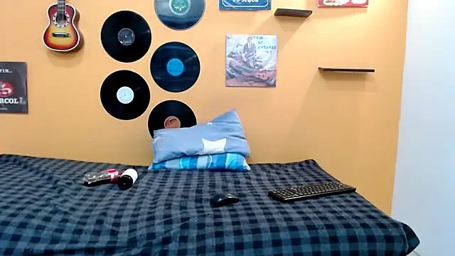 skinnyverus18 online show from February 2026 07:12:02 PM