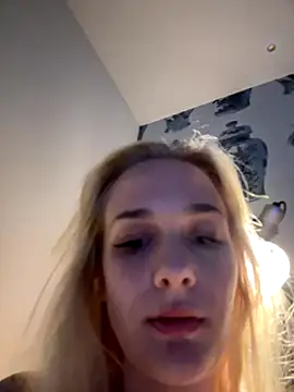 Snapshot of DaryaDoll chatting on September 2025 12:16:01 AM DaryaDoll online show from September 2025 12:16:01 AM