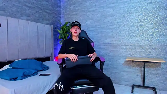 ArthurCox online show from November 2025 05:35:01 PM