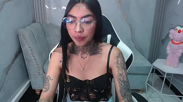 Ashley Blum v online show from September 2025 07:38:01 PM