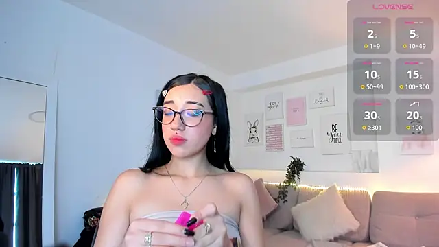 Miacorner  online show from November 2025 08:31:01 PM