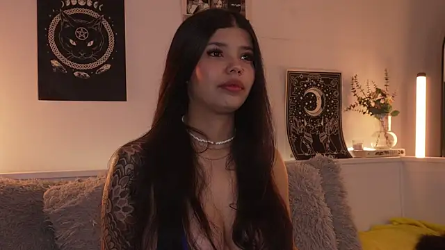 sophieee art online show from October 2025 10:42:02 PM