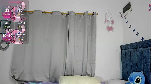 Snapshot of emmie_bunny chatting on October 2025 11:06:02 PM emmie bunny online show from October 2025 11:06:02 PM