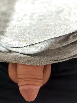 Snapshot of Sweethoneygun chatting on September 2025 04:24:02 AM Sweethoneygun online show from September 2025 04:24:02 AM