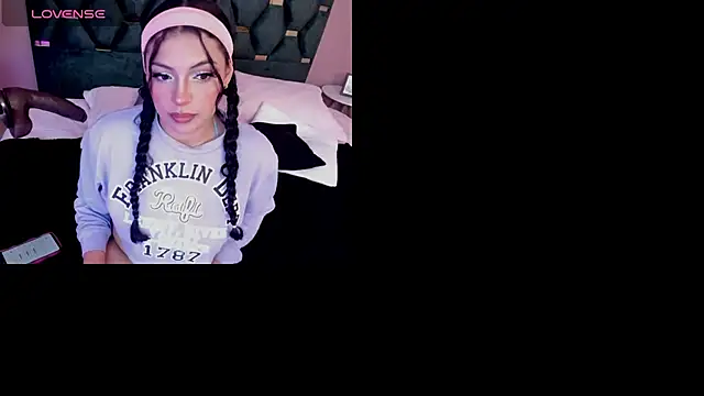 Micki   online show from October 2025 11:55:01 AM