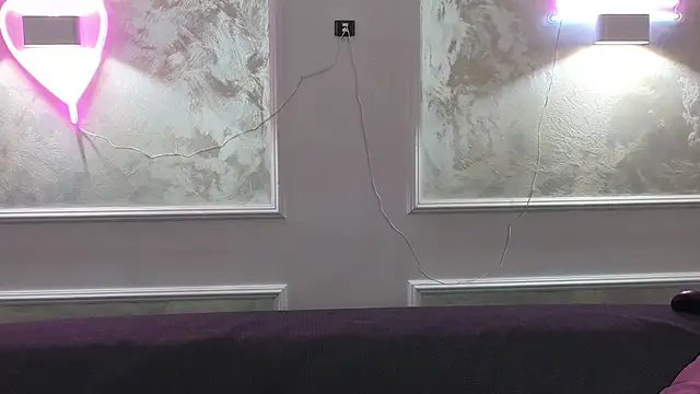 Snapshot of AlyaRei chatting on October 2025 07:03:02 PM AlyaRei online show from October 2025 07:03:02 PM