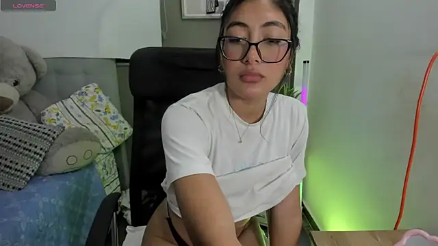 Allison 19   online show from November 2025 11:21:02 PM