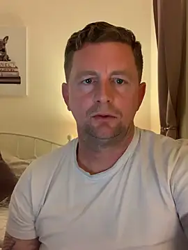 Crusher19830 online show from November 2025 08:42:02 PM