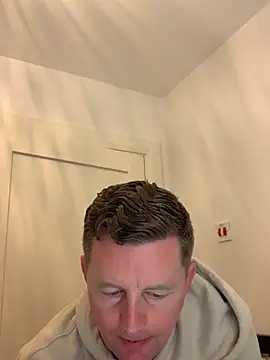 Crusher19830 online show from November 2025 03:45:02 PM