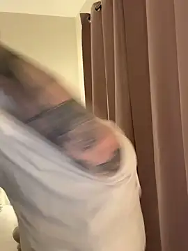 Crusher19830 online show from November 2025 05:23:01 PM