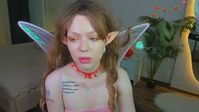 Lunar Lily online show from October 2025 05:53:02 AM