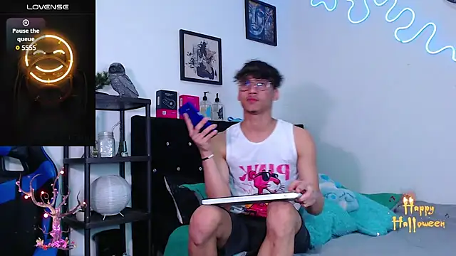 Gael Jones online show from October 2025 04:12:02 AM