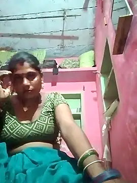 Snapshot of sanjna_sharmaa chatting on September 2025 03:26:01 PM sanjna sharmaa online show from September 2025 03:26:01 PM