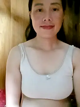 Snapshot of LyyChac chatting on September 2025 12:16:01 PM LyyChac online show from September 2025 12:16:01 PM