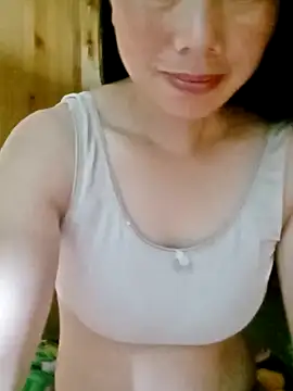 Snapshot of LyyChac chatting on September 2025 09:27:01 PM LyyChac online show from September 2025 09:27:01 PM