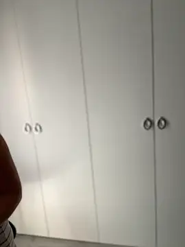 TenderLaGlamor online show from October 2025 10:23:02 AM