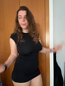 TenderLaGlamor online show from March 2026 10:33:01 AM