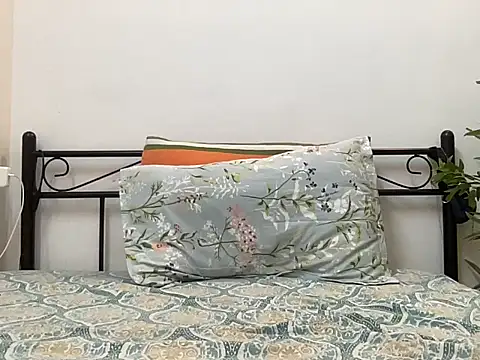 LucytheDevilQueen online show from October 2025 02:09:02 AM