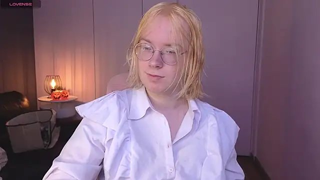 Amanda Butlerr online show from May 2026 01:19:01 PM