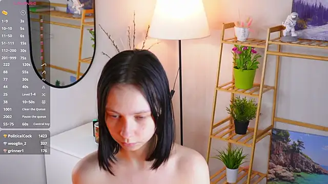 Snapshot of SuzanneHowse chatting on February 2026 06:22:01 AM SuzanneHowse online show from February 2026 06:22:01 AM