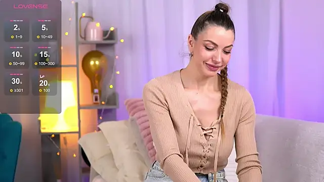 RebeccaRese online show from November 2025 09:08:02 AM