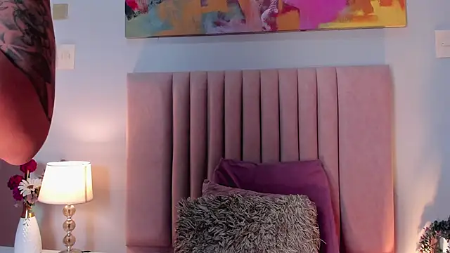 Snapshot of SagiraBelle chatting on October 2025 06:37:01 PM SagiraBelle online show from October 2025 06:37:01 PM