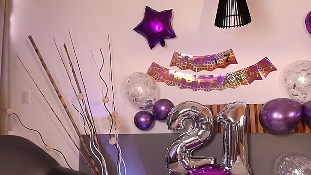 Snapshot of SagiraBelle chatting on November 2025 06:22:02 PM SagiraBelle online show from November 2025 06:22:02 PM