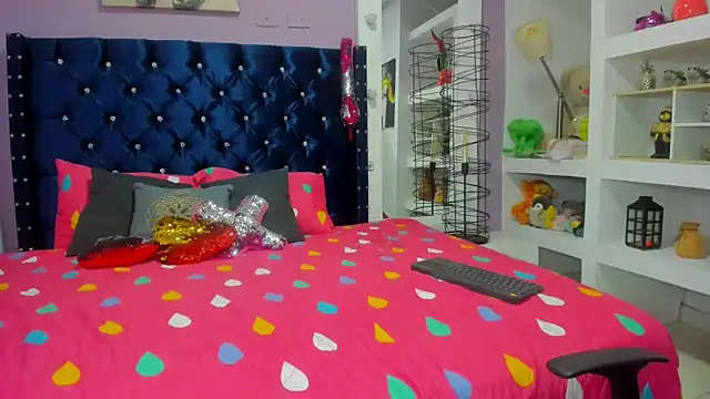 elianaa soto online show from October 2025 06:37:01 PM