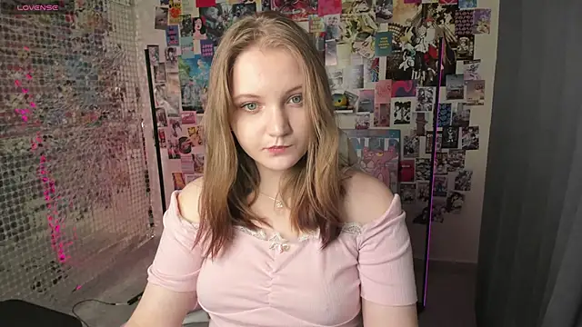 Snapshot of Solefreee chatting on September 2025 09:42:02 AM Solefreee online show from September 2025 09:42:02 AM