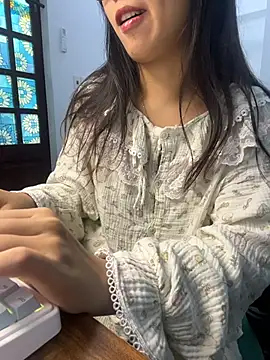 Snapshot of bunny_b4nny chatting on November 2025 06:16:02 AM bunny b4nny online show from November 2025 06:16:02 AM