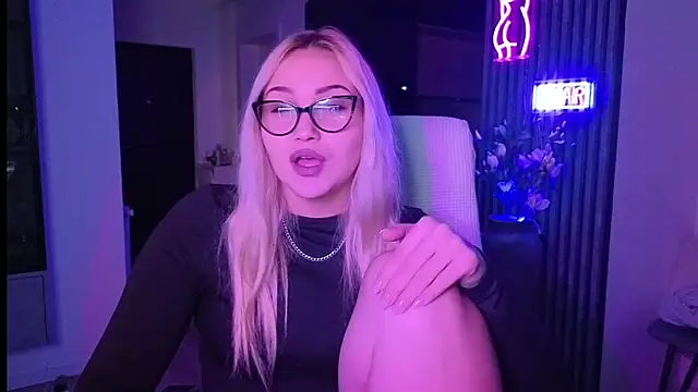 Snapshot of adrelaxina chatting on November 2025 05:25:01 PM adrelaxina online show from November 2025 05:25:01 PM