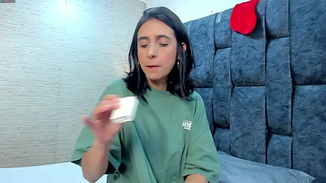 Snapshot of MiaAmore_ chatting on November 2025 03:58:02 PM MiaAmore online show from November 2025 03:58:02 PM