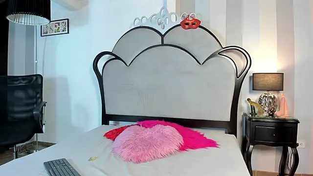 MiaAmore  online show from July 2026 01:36:01 PM