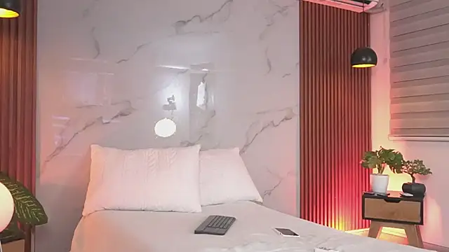 Snapshot of SophieCollins_1 chatting on April 2026 11:49:02 AM SophieCollins 1 online show from April 2026 11:49:02 AM