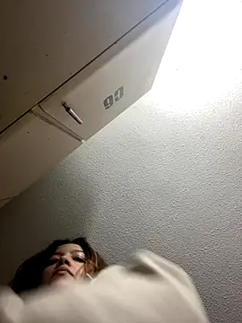 Snapshot of destiny69col chatting on October 2025 02:44:01 AM destiny69col online show from October 2025 02:44:01 AM