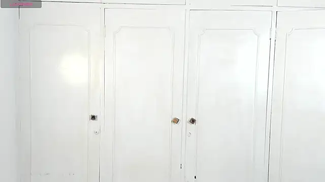 zarek lux online show from January 2026 01:37:02 PM