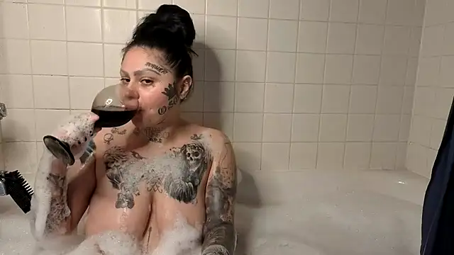 chicanachic13 online show from November 2025 07:33:02 AM