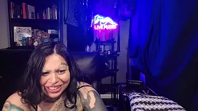 chicanachic13 online show from February 2026 09:43:02 AM