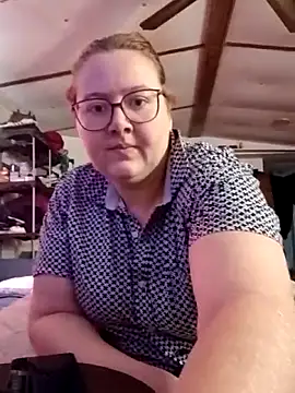 XEmoxkittyx online show from February 2026 05:09:01 PM