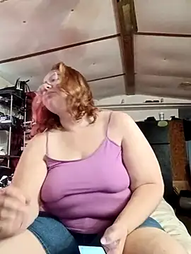 XEmoxkittyx online show from February 2026 05:09:02 PM