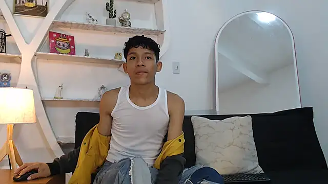 Snapshot of BEAUTY_BOYS1 chatting on September 2025 07:19:01 AM BEAUTY BOYS1 online show from September 2025 07:19:01 AM