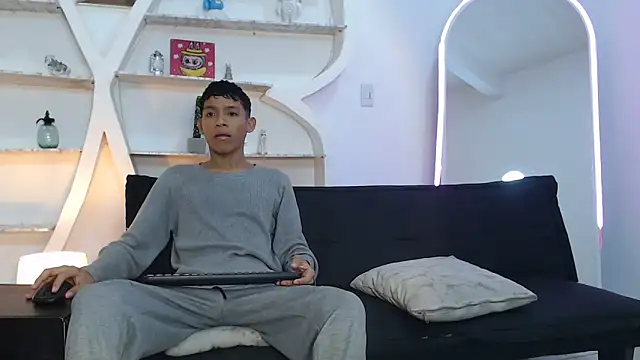 Snapshot of BEAUTY_BOYS1 chatting on October 2025 07:08:01 AM BEAUTY BOYS1 online show from October 2025 07:08:01 AM