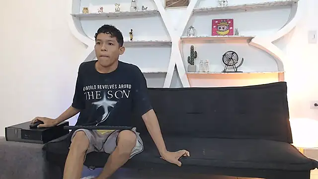 Snapshot of BEAUTY_BOYS1 chatting on November 2025 07:13:02 AM BEAUTY BOYS1 online show from November 2025 07:13:02 AM