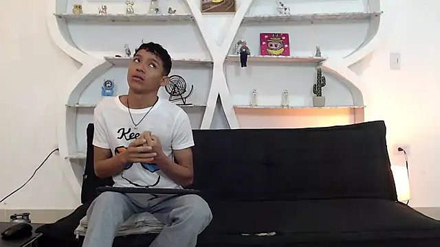 Snapshot of BEAUTY_BOYS1 chatting on November 2025 07:12:01 AM BEAUTY BOYS1 online show from November 2025 07:12:01 AM