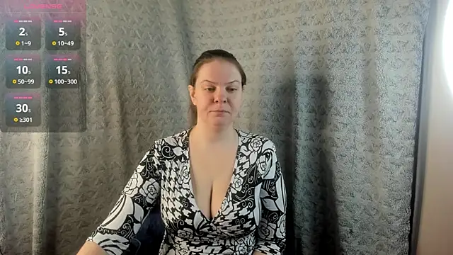 Snapshot of MiaLores chatting on February 2026 10:01:01 AM MiaLores online show from February 2026 10:01:01 AM