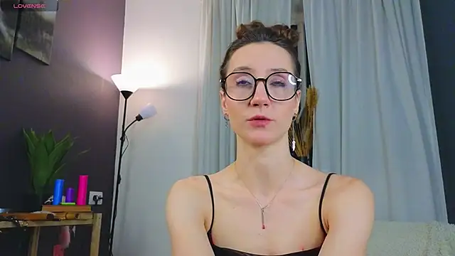 laracroftmansion online show from May 2026 03:20:02 PM
