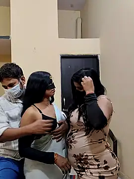 Hot modal online show from November 2025 05:46:02 PM