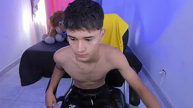 Aron Boyy online show from February 2026 05:53:02 PM